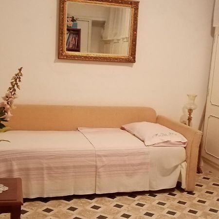 Welcome Apartman Ájosz Szpirídon Kültér fotó